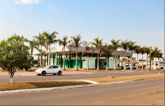 Novo terminal rodoviário de Cerejeiras. Para quem chega de ônibus, vai se deparar com uma rodoviária moderna. (Foto: Nayuri Ferreira)